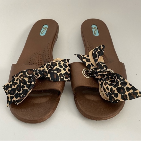 OKAB  SANDALS SIZE M 7-8 BRONZE ANIMAL PRINT BOW - Picture 1 of 8